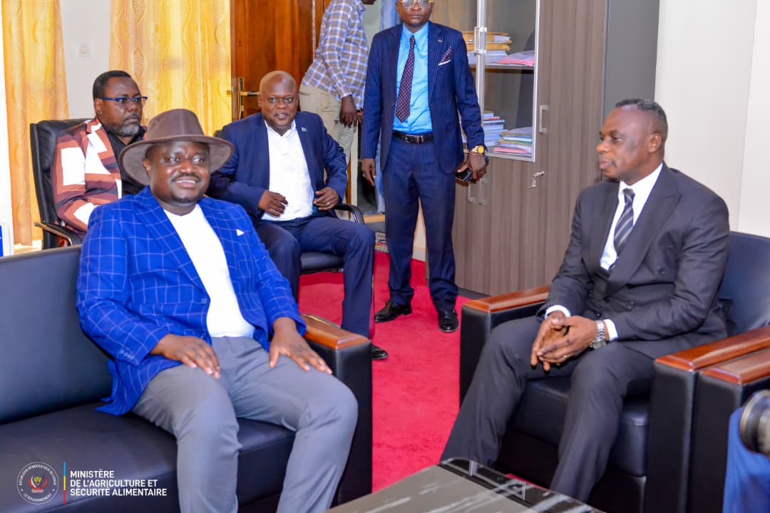 RDC – Agriculture : S.E. Muhindo Nzangi séjourne dans l’Espace Kasaï pour ouvrir les voies d’accès au parc agro-industriel de Ngandajika