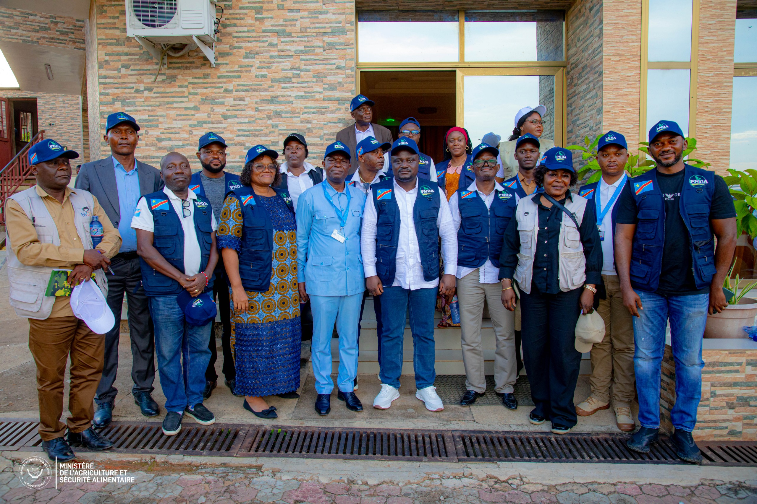 Évaluation de la campagne agricole 2025-2026 : S.E Muhindo Nzangi séjourne dans le Kasaï Central pour une inspection en profondeur.