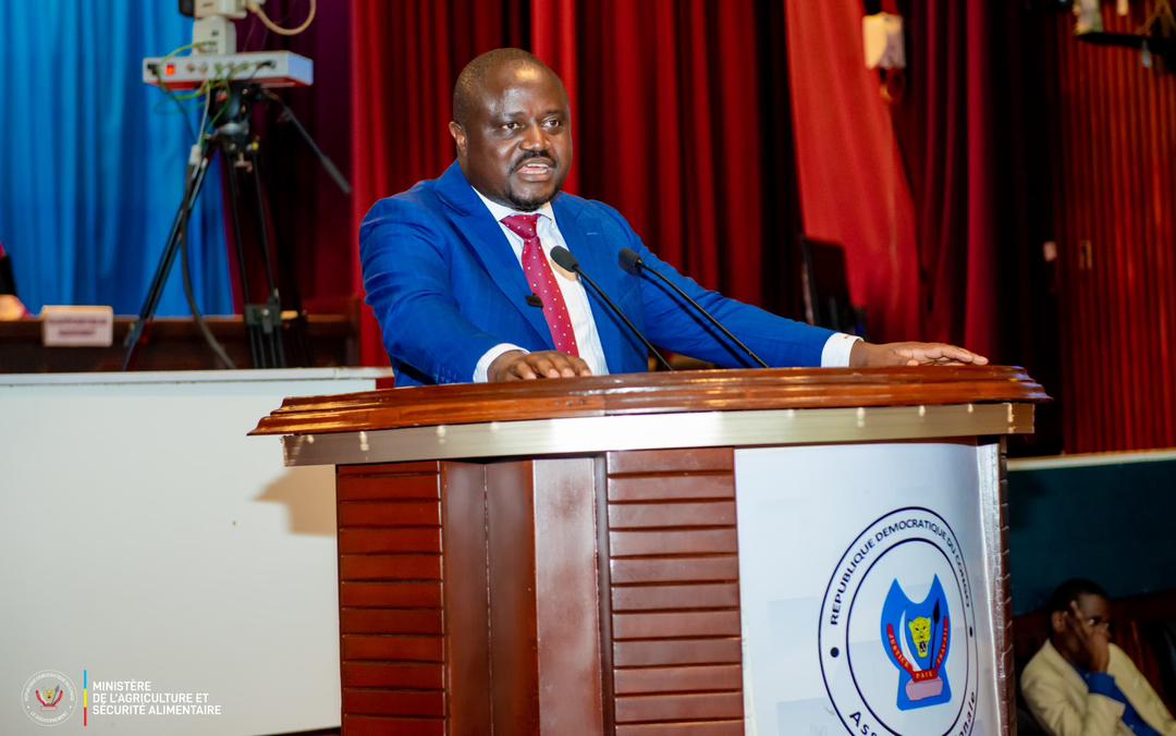 Assemblée Nationale : S.E MUHINDO NZANGI expose une stratégie agricole ambitieuse en cinq piliers devant la représentation Nationale